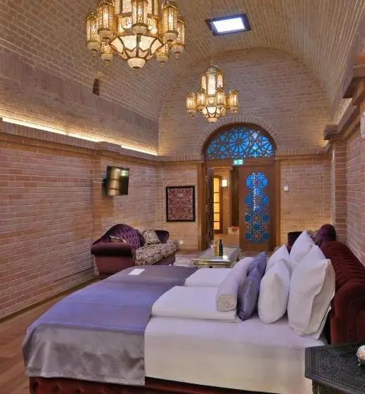 Hotelli Schloss Thalheim