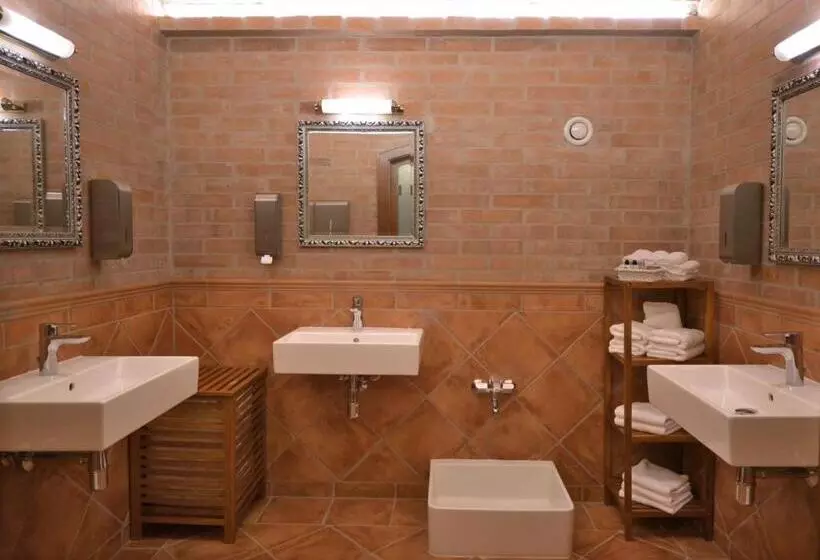 Hotelli Schloss Thalheim