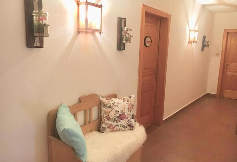 Pansiyon Landhaus Weinblick