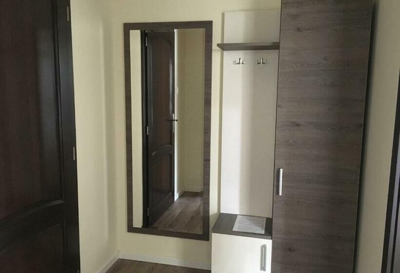 تختخواب و صبحانه Farkas Panzió