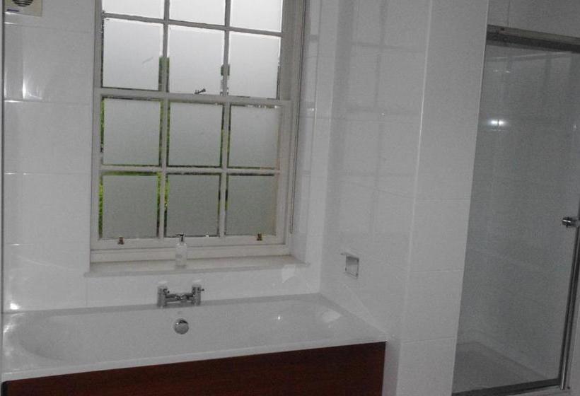 ユースホステル Fletcher's Restaurant Bar & Rooms