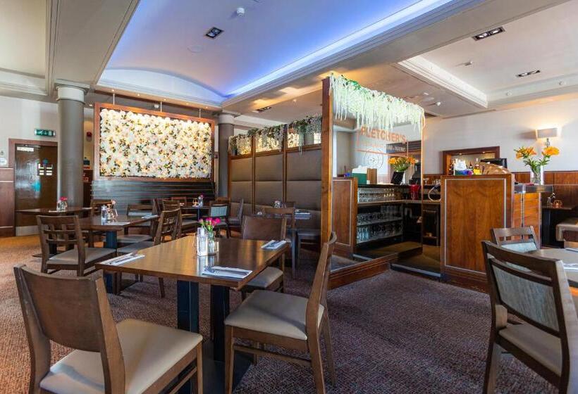 ユースホステル Fletcher's Restaurant Bar & Rooms