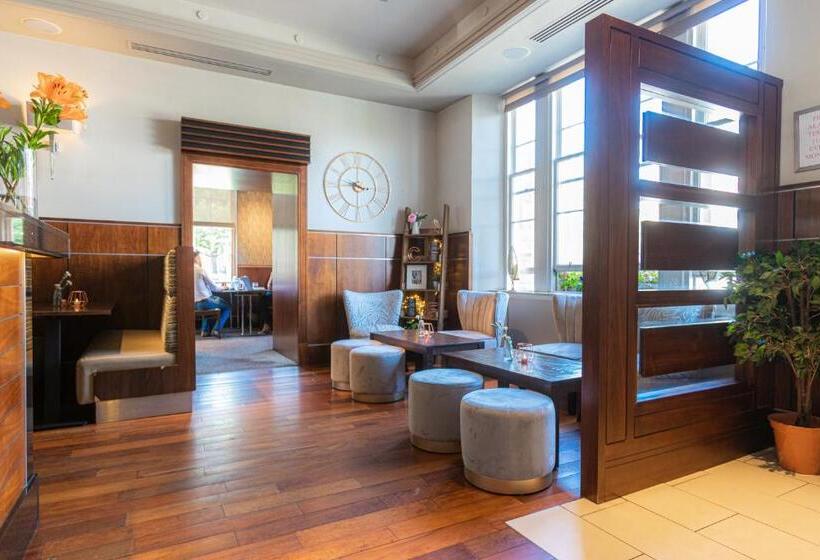 ユースホステル Fletcher's Restaurant Bar & Rooms