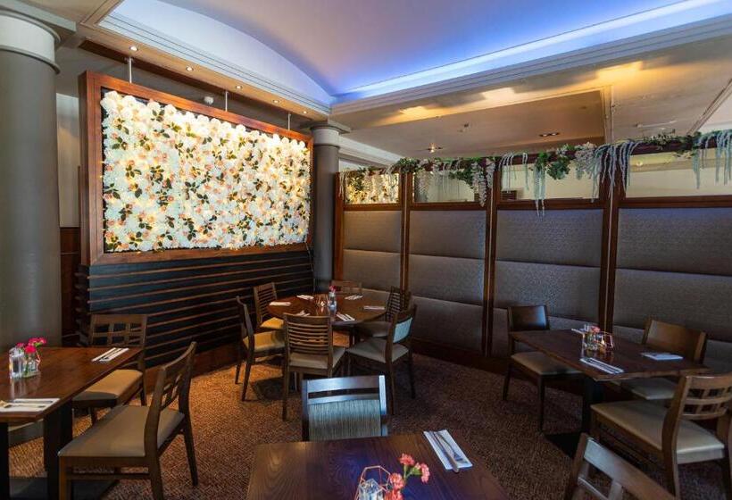 ユースホステル Fletcher's Restaurant Bar & Rooms