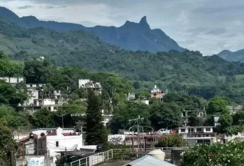 هاستل Casa Jhada Xilitla