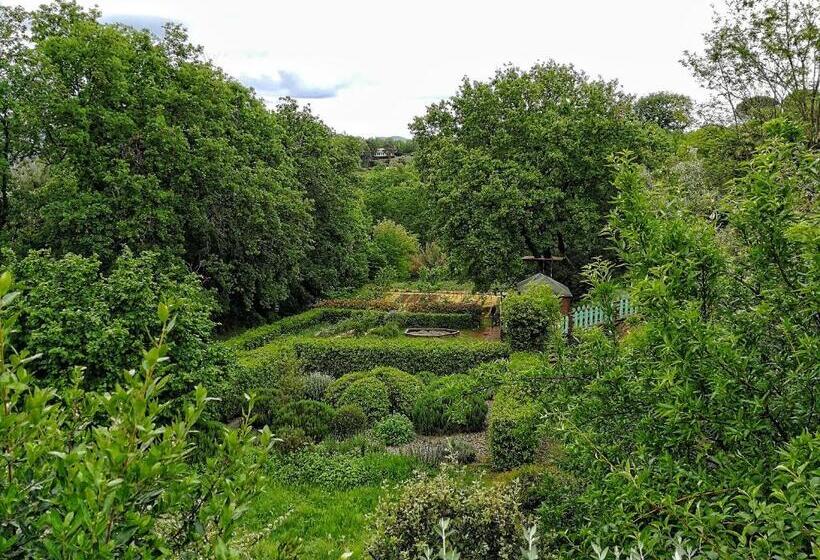 Hotelli Agriturismo Podere Santa Rita