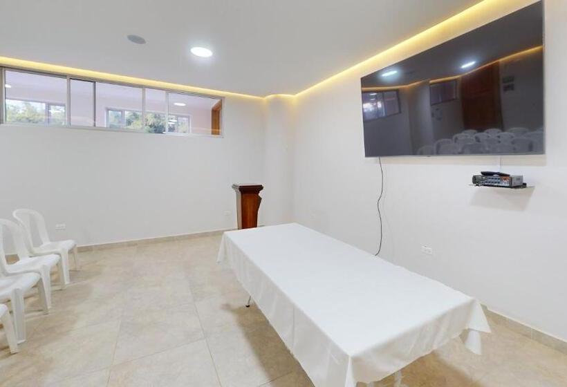 בית מלון כפרי Villa Colonia