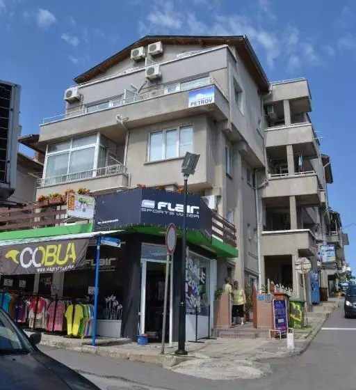 پانسیون Guest House Petrovi