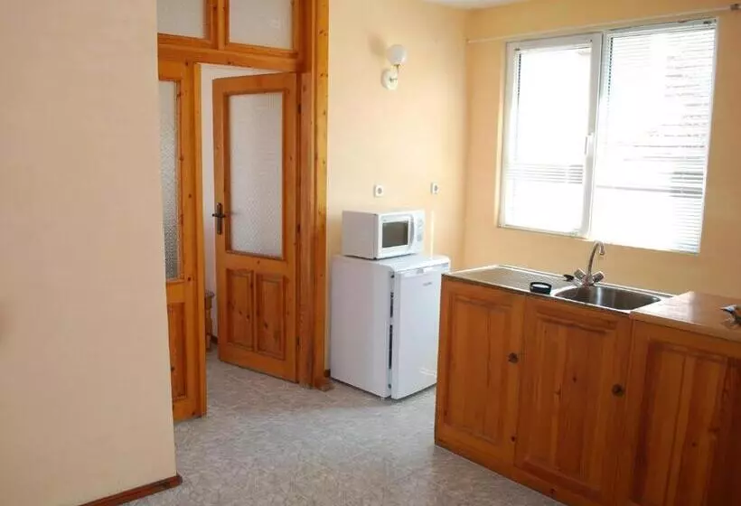پانسیون Guest House Petrovi