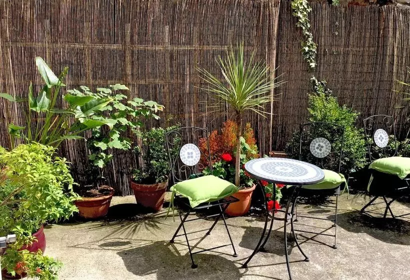 فندق Baggot Court Townhouse