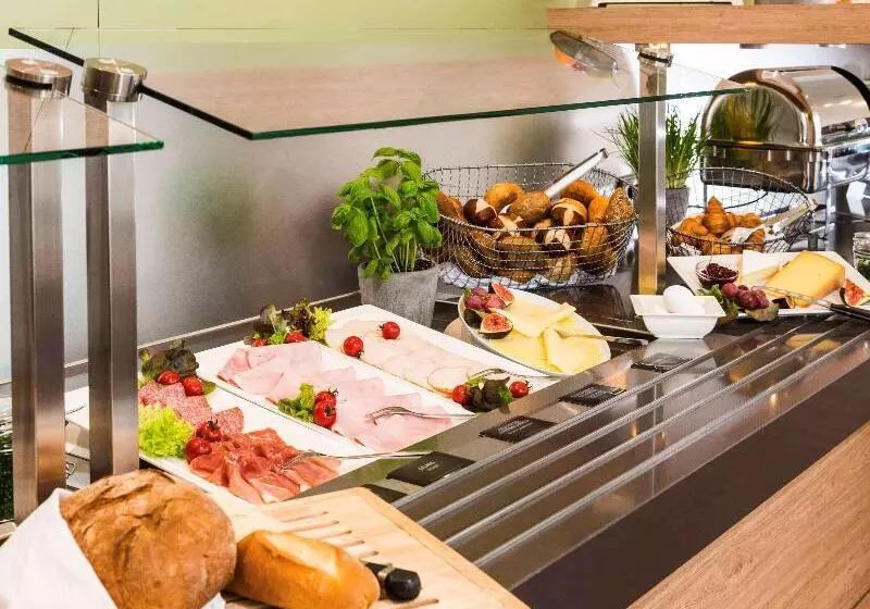 Отель Ibis Heilbronn City