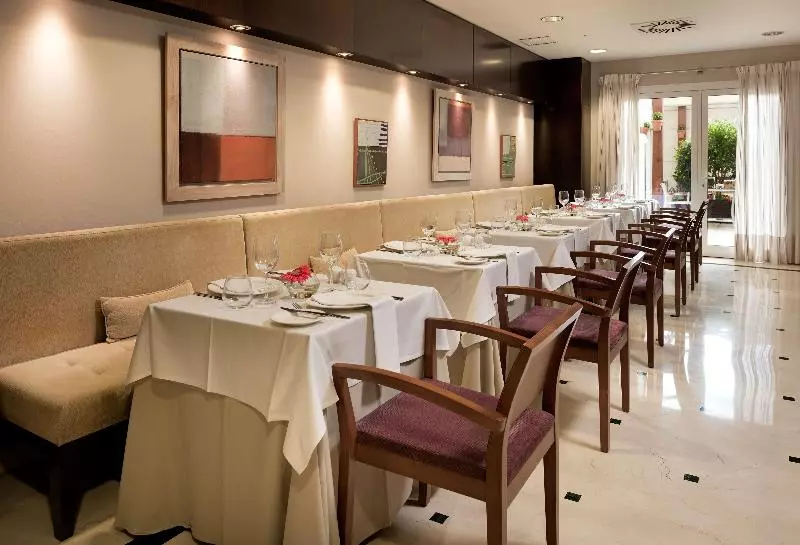 ホテル NH Marbella