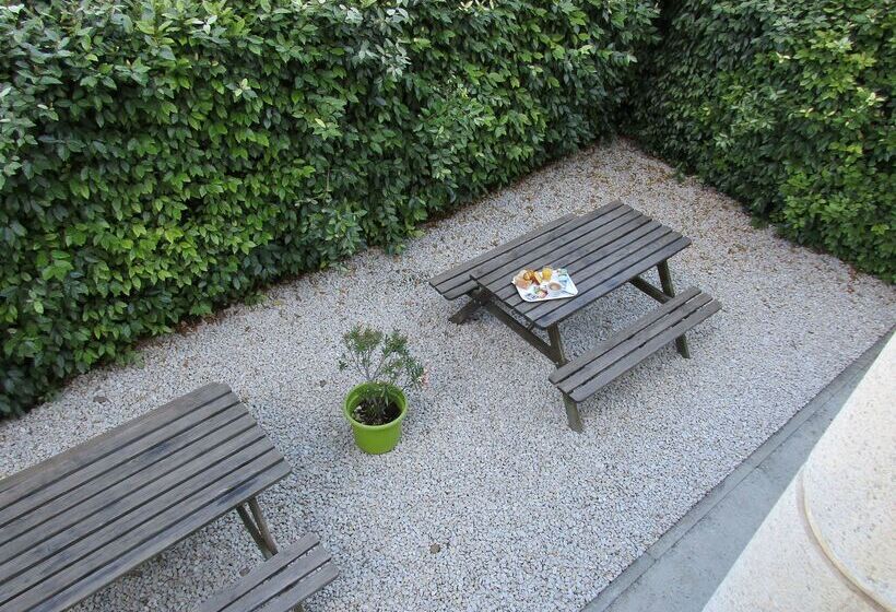 فندق Premiere Classe Avignon Le Pontet