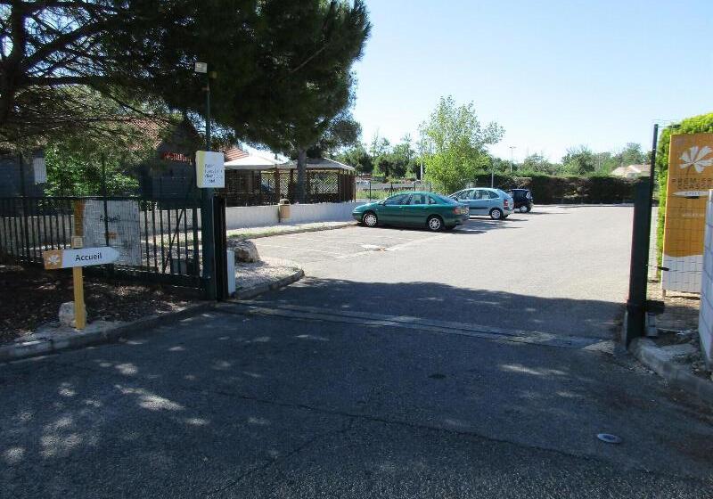 فندق Premiere Classe Avignon Le Pontet