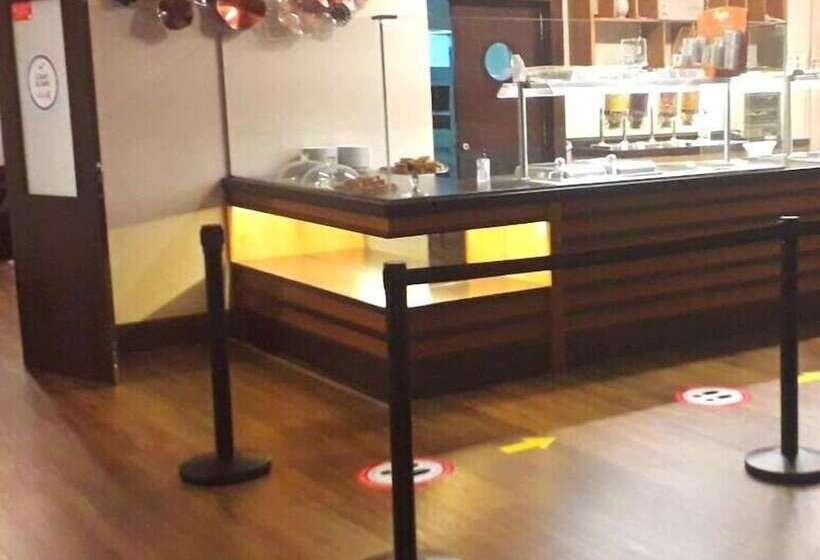 فندق Exe São Lázaro