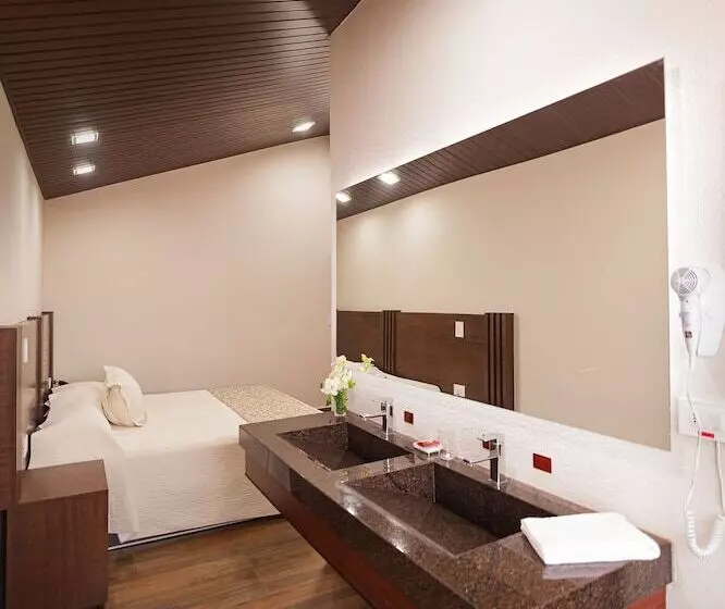 هتل Sirari By Regina