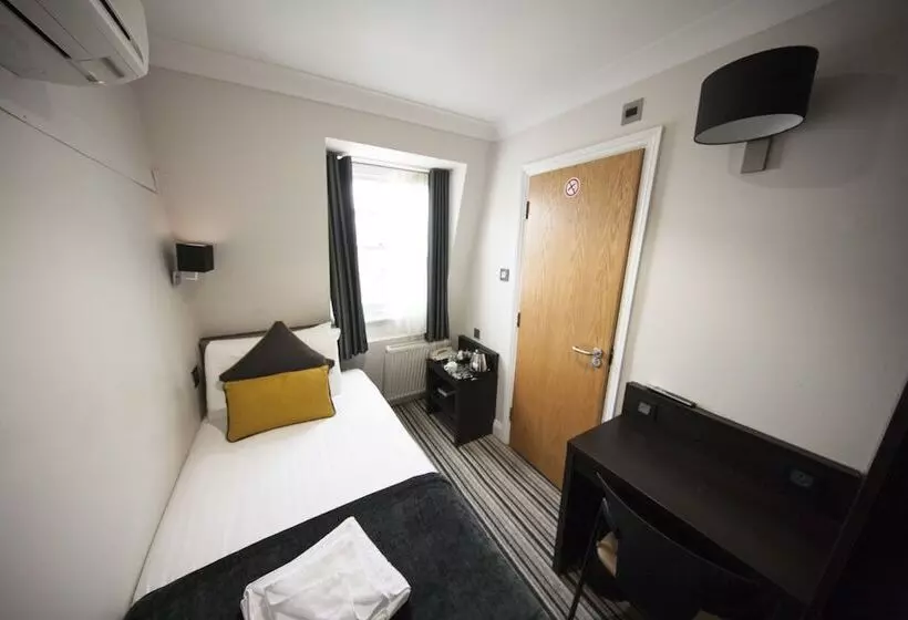 Hotelli St George S Inn Victoria