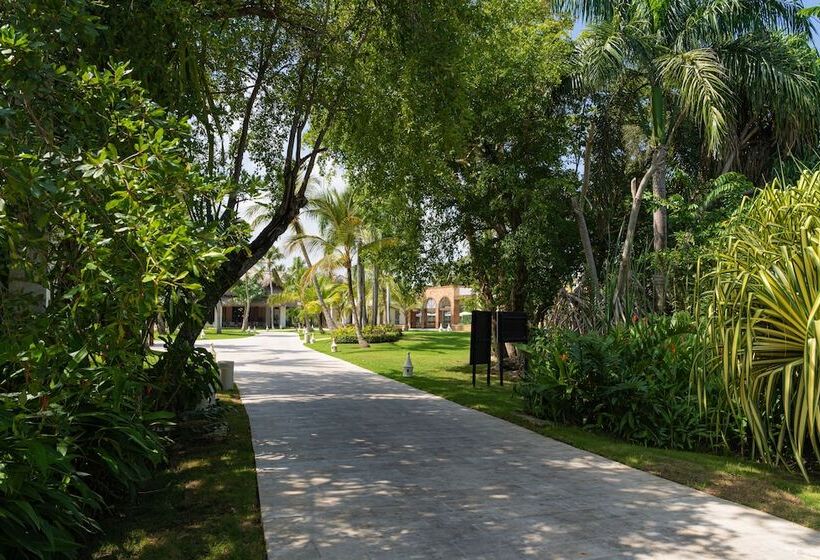 هتل Tropical Deluxe Princess - All Inclusive