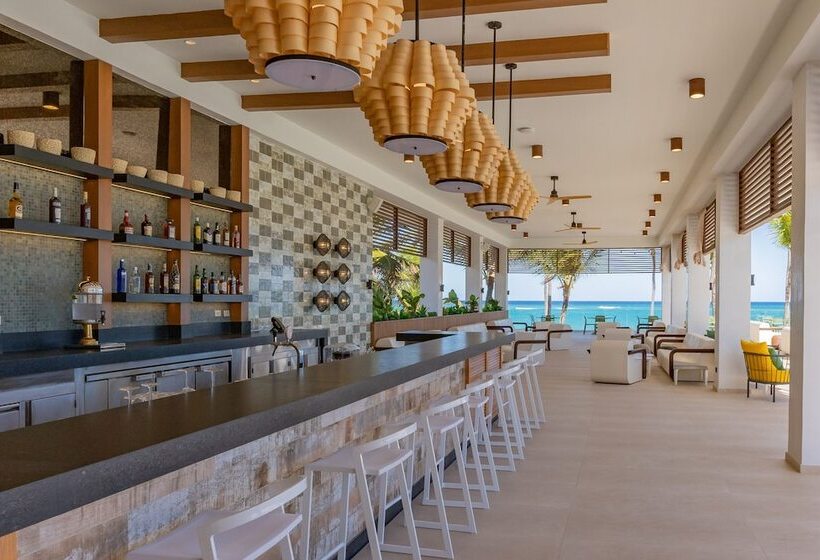 هتل Tropical Deluxe Princess - All Inclusive