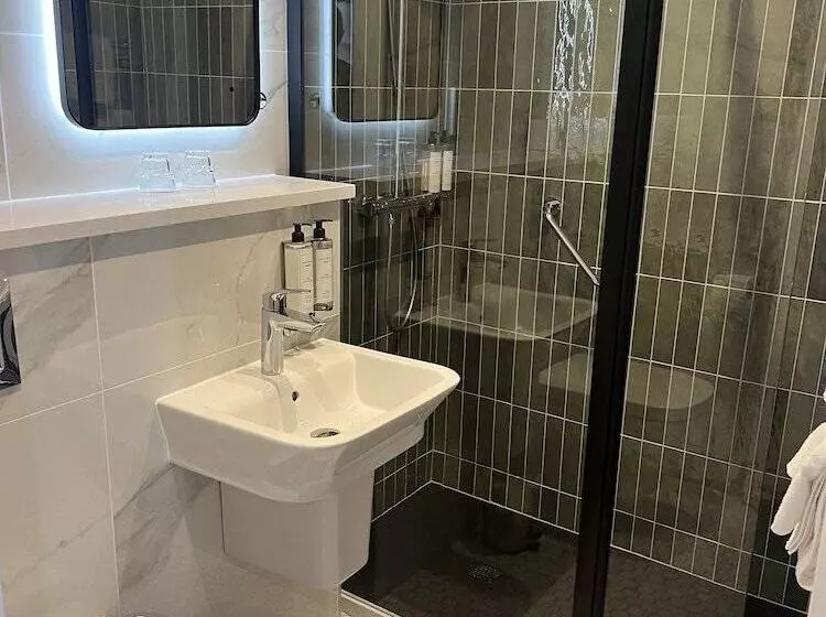 בית מלון כפרי Waterloo Town House & Suites