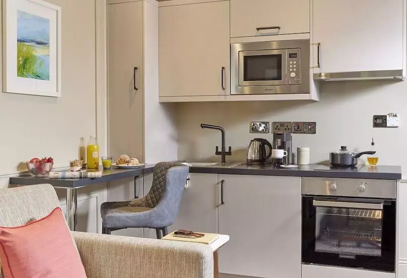 בית מלון כפרי Waterloo Town House & Suites