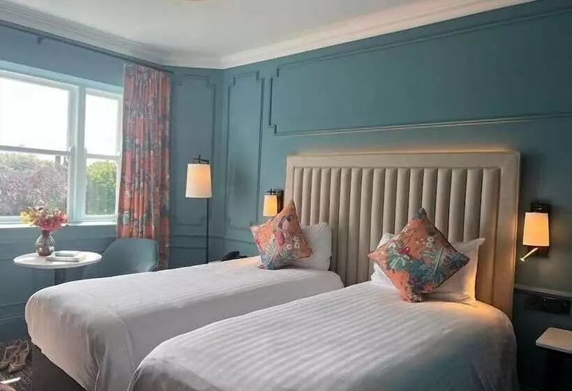 בית מלון כפרי Waterloo Town House & Suites