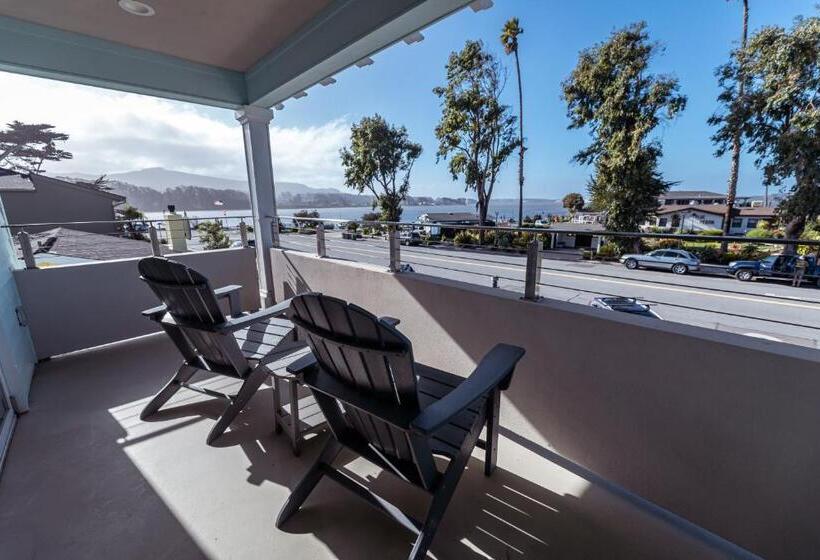 Baywood Inn Bed & Breakfast