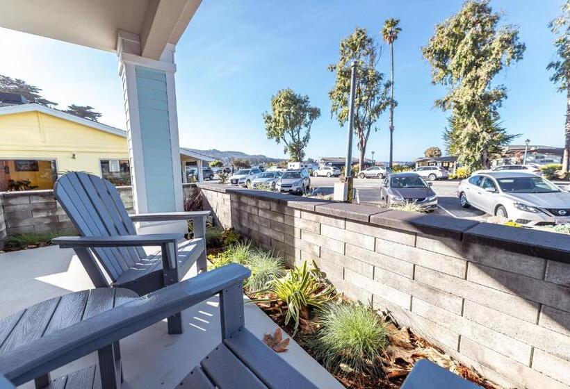 Baywood Inn Bed & Breakfast