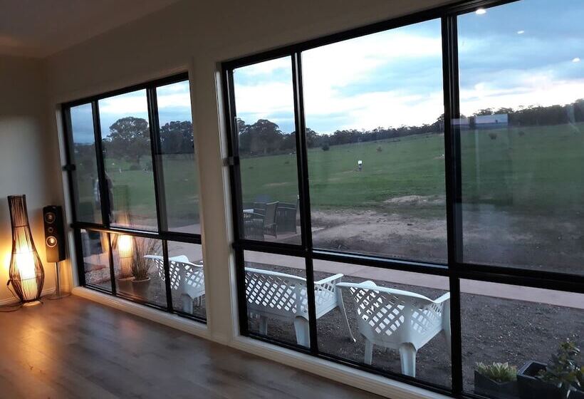 Bed and Breakfast Aligning Health Retreat & Day Spa