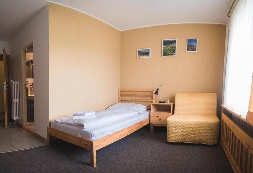 فندق Penzion Zornicka