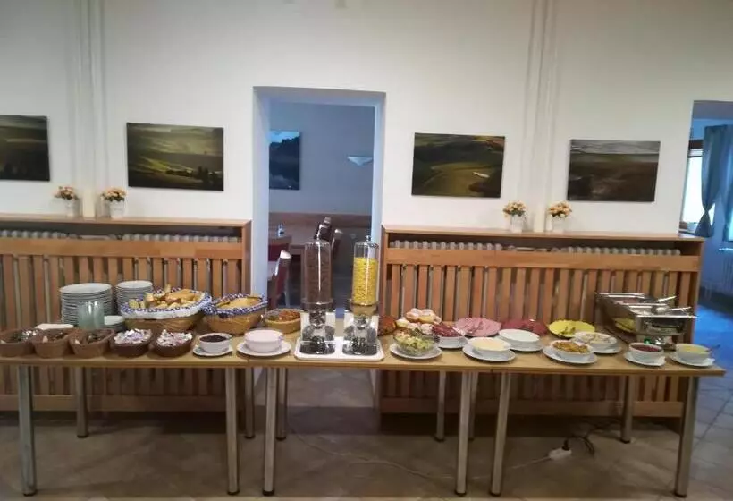 هتل Penzion Zornicka