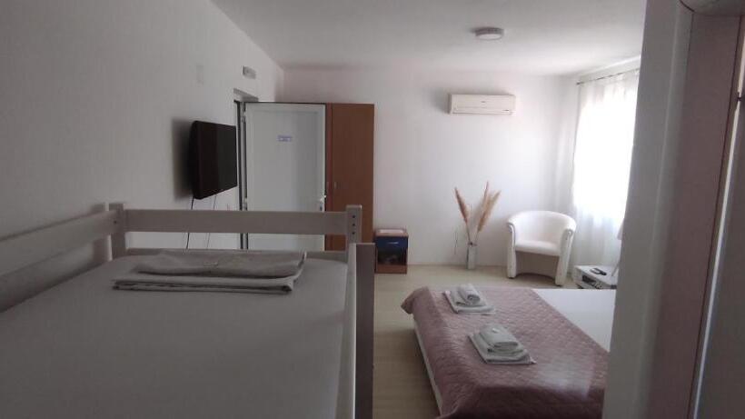 هتل & Rooms Lombrelle