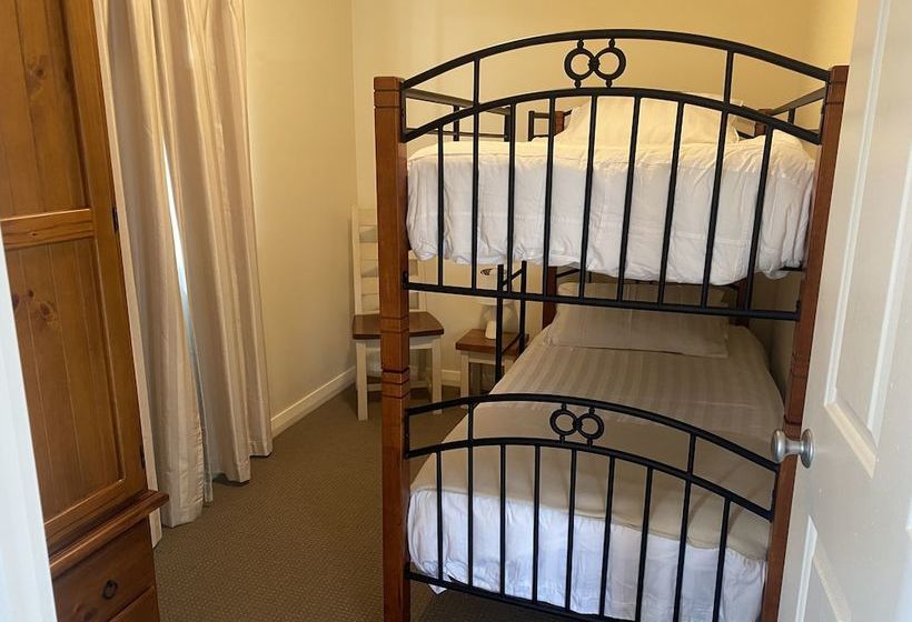 Manyat Peak Cottages Carnaby