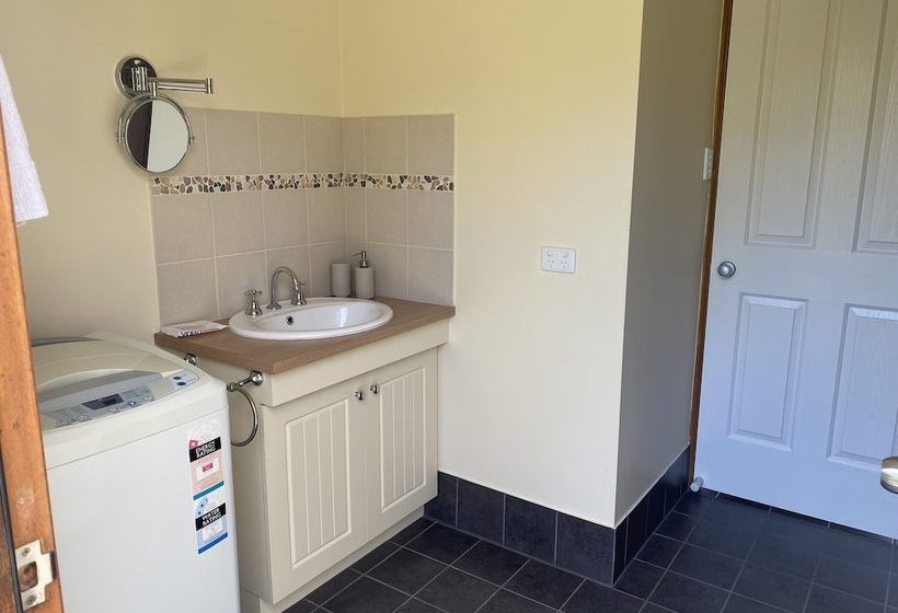 Manyat Peak Cottages Carnaby