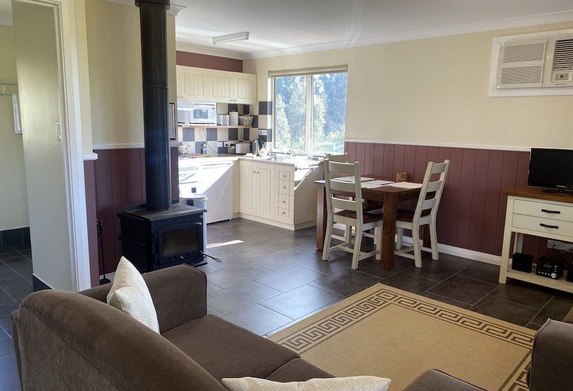 Manyat Peak Cottages Carnaby