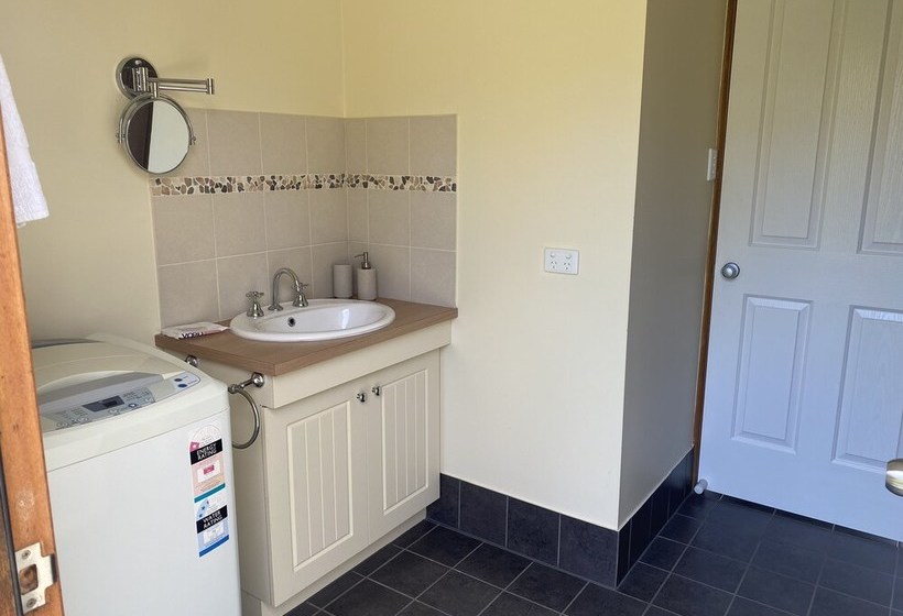 Manyat Peak Cottages Carnaby