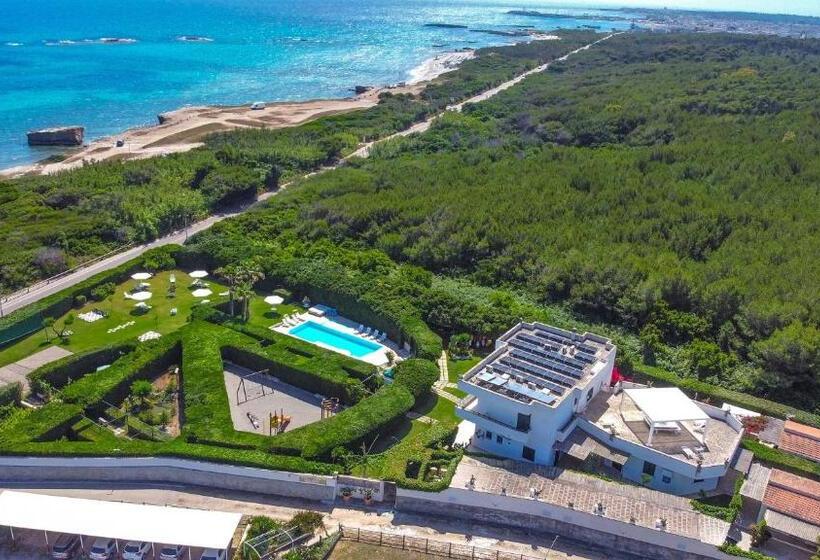 Residence Punta Cassano   In Piscina Sulla Spiaggia Di Sabbia