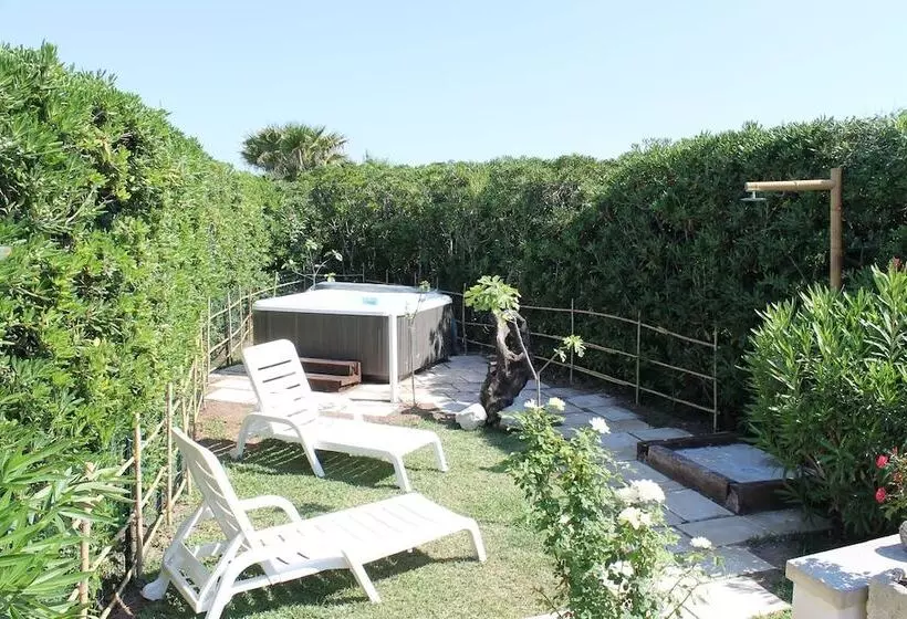 Residence Punta Cassano   In Piscina Sulla Spiaggia Di Sabbia