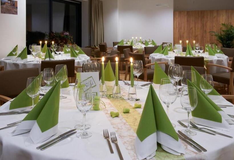 See  Und Waldresort Gröbern