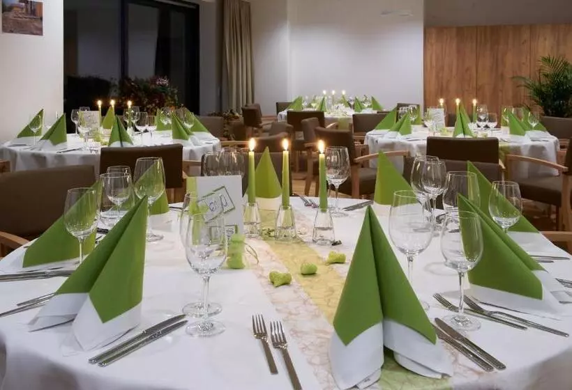 See  Und Waldresort Gröbern