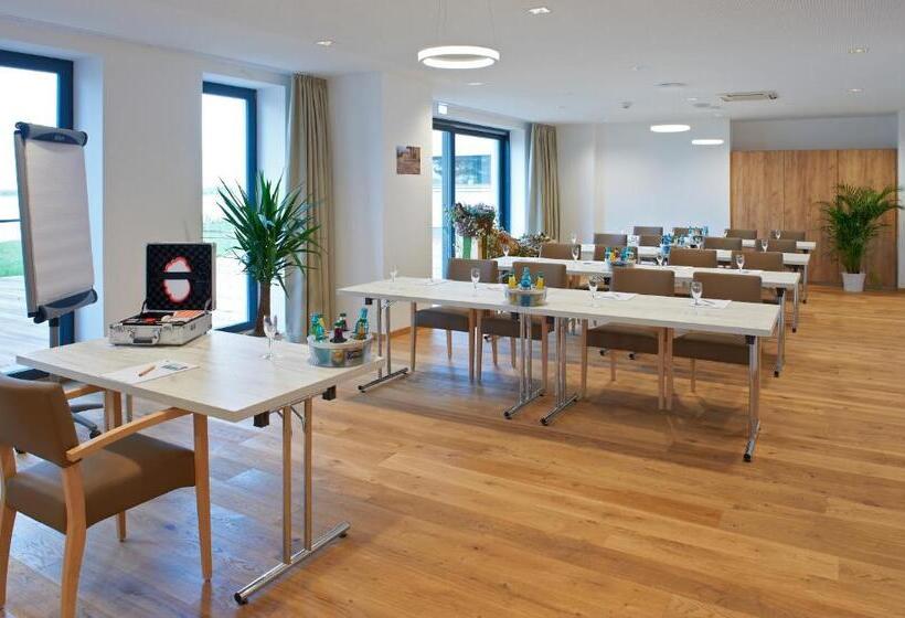 See  Und Waldresort Gröbern