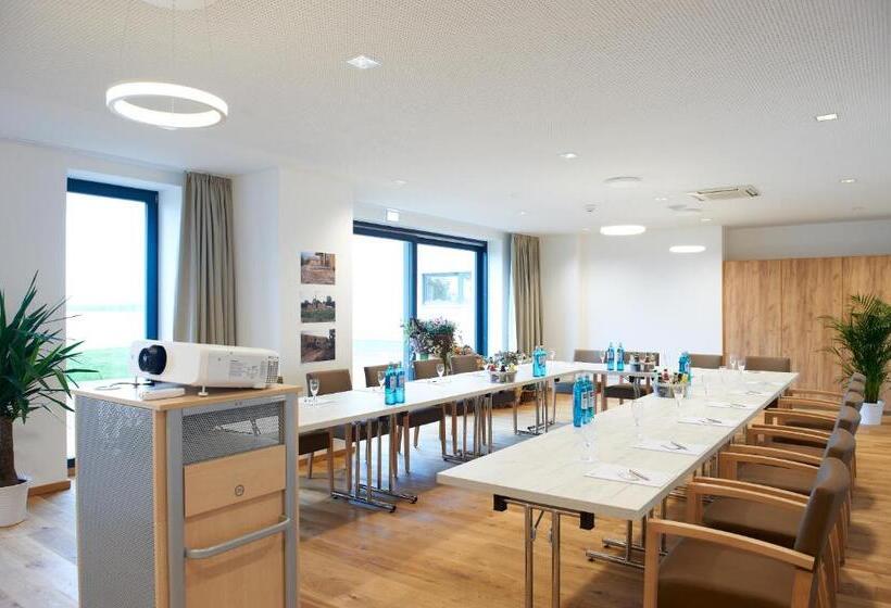 See  Und Waldresort Gröbern