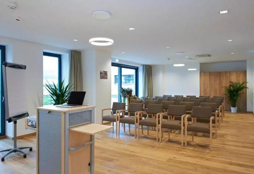 See  Und Waldresort Gröbern