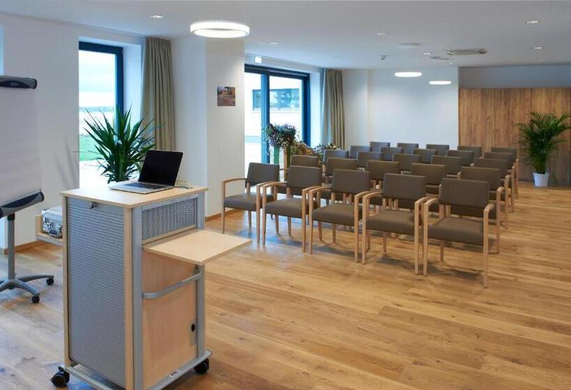 See  Und Waldresort Gröbern