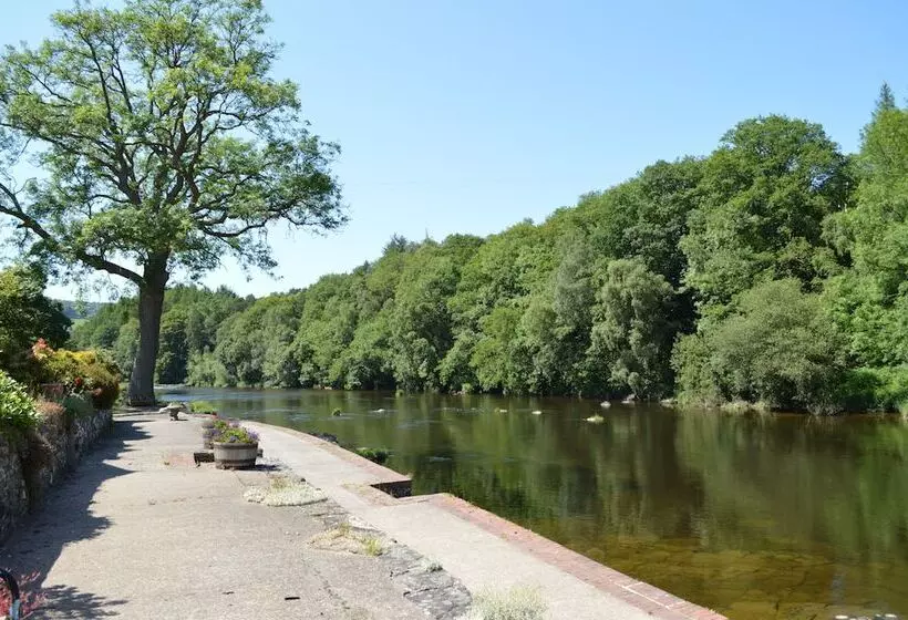 Aamiaismajoitus (B&B) Pwll Y Faedda