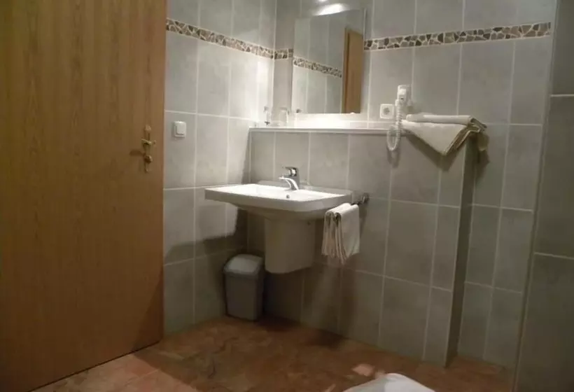 Hotelli Thueringer Hof Wildeck