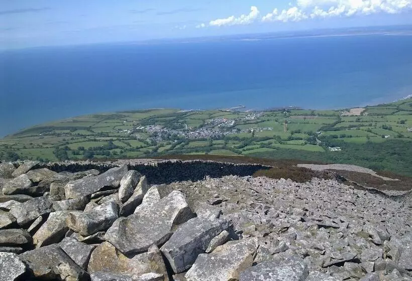 Pen Llyn Quarryman's Cottage