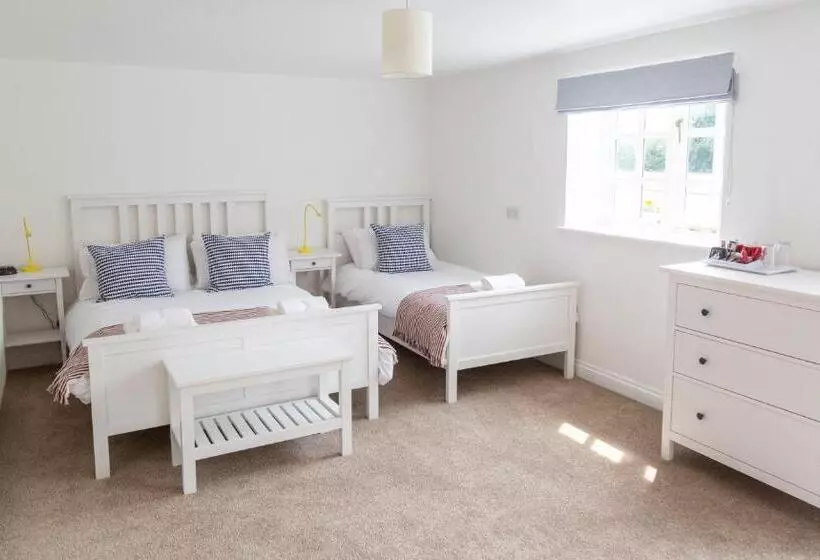 ユースホステル Five Bells Inn, Wrentham