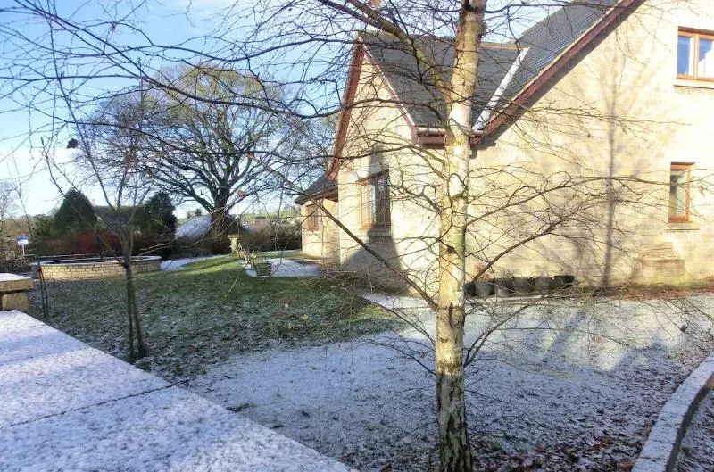 Aamiaismajoitus (B&B) The Hollies On The Wall