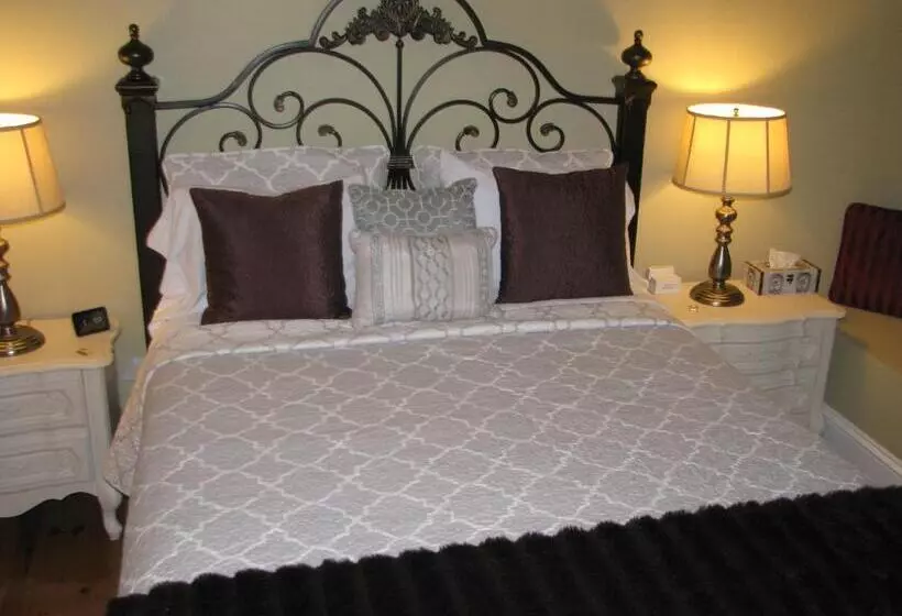 Clyde Hall Bed And Breakfast